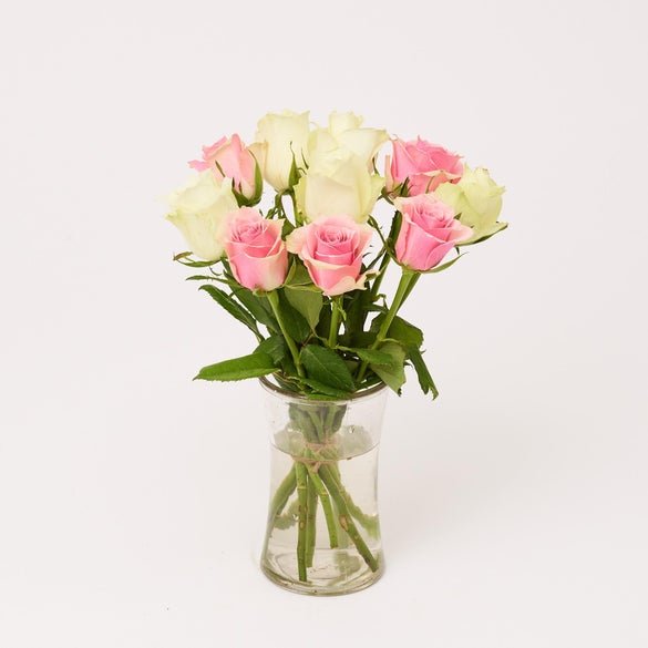 Rosebuket i lyserød og hvid